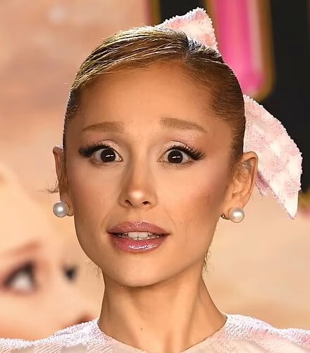 Ariana Grande eyes color
