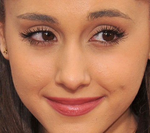 Ariana Grande eyes color 3