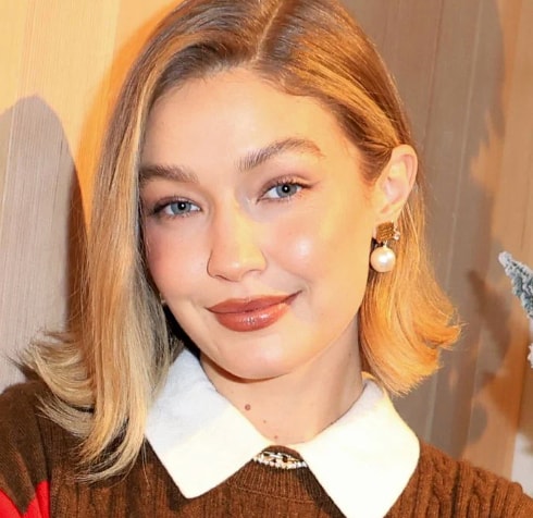 Jigi Hadid eyes color on light