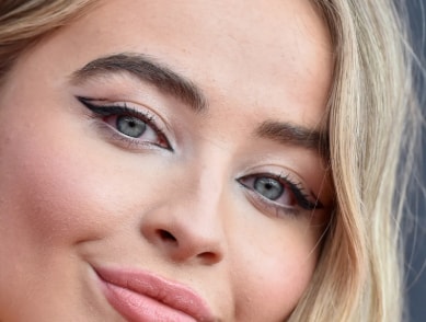 Sabrina Carpenter eyes color day