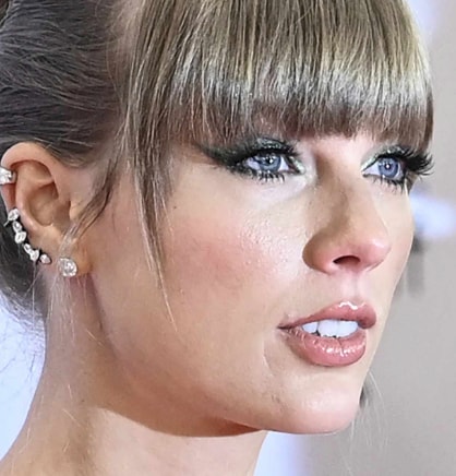 Taylor Swift eyes color