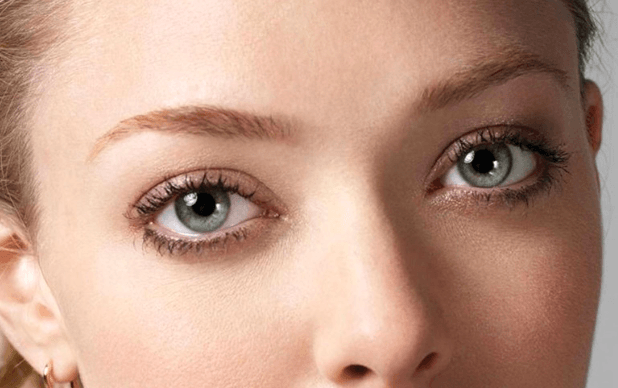 Amanda Seyfried eyes up close photos