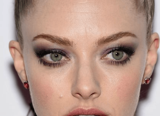 Amanda Seyfried eyes on close