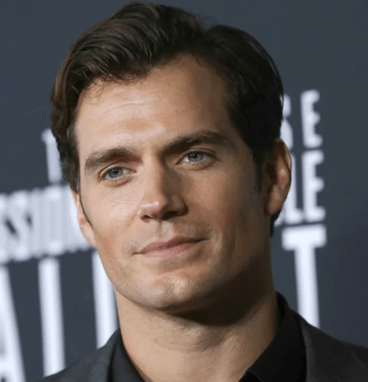 Henry Cavill eyes color