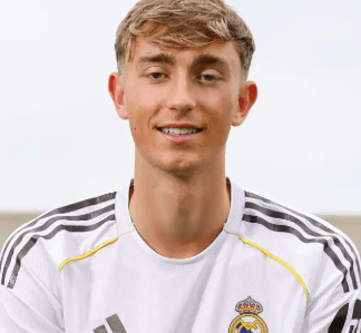Dean Huijsen eyes