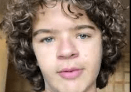 Gaten Matarazzo eyes color on light