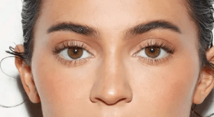 Kylie Jenner eyes color
