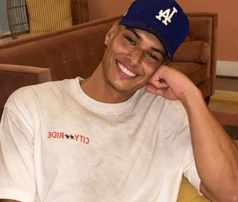 Marlon eyes color