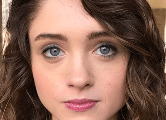 Natalia Dyer real eyes color