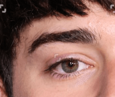 Noah Schnapp eyes at close