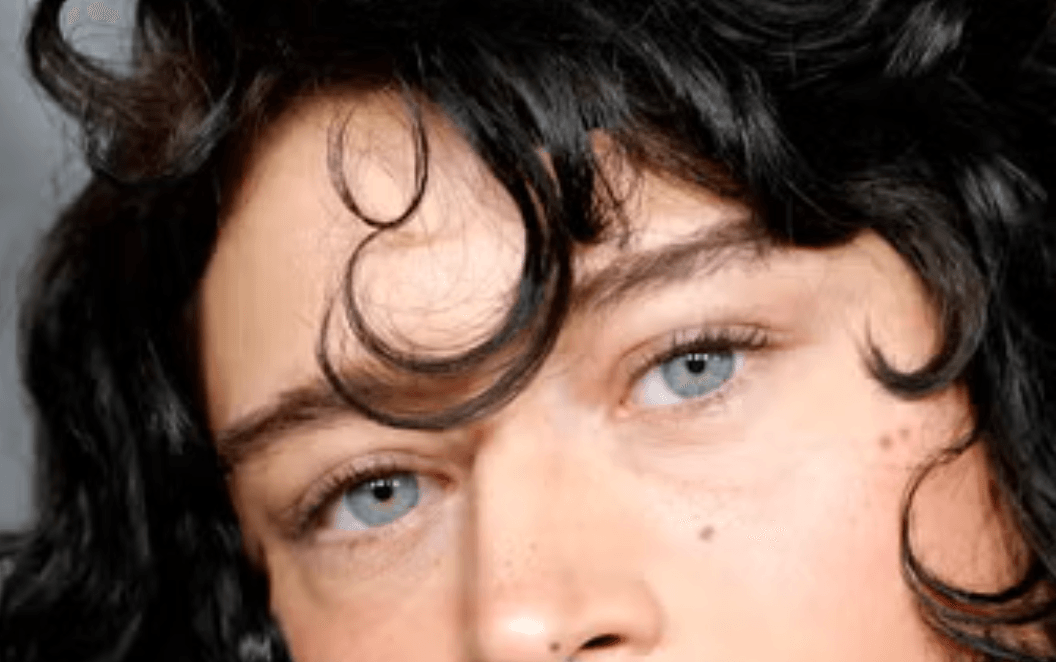Odessa A'zion eyes