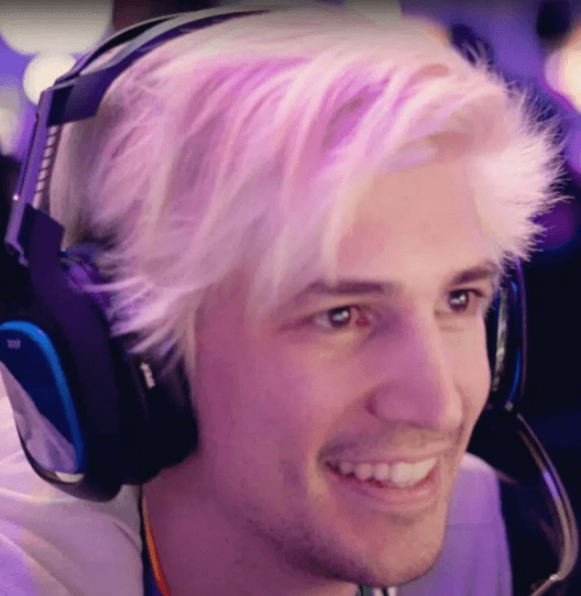 xQc eyes color