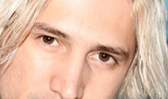 xQc eyes closeup